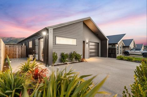 Photo of property in 9 Caton Street, Lake Hawea, 9382