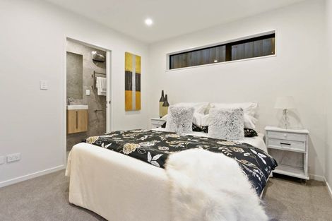Photo of property in 1c Valron Road, Te Atatu South, Auckland, 0602