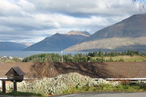 Photo of property in 7 Earnslaw Terrace, Queenstown, 9300