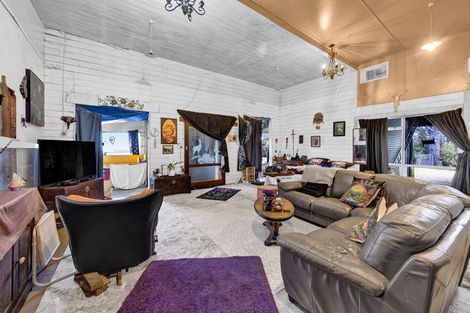 Photo of property in 2124 Eltham Road, Awatuna, Hawera, 4679