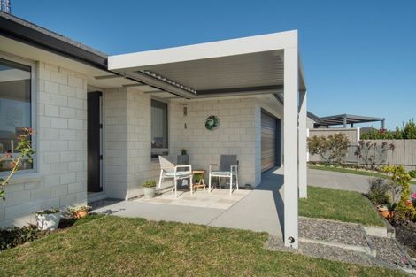 Photo of property in 76 Bert Wall Drive, Omokoroa, 3114