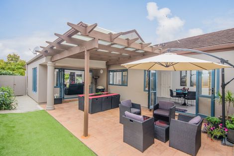 Photo of property in 14 Cellarmans Street, Te Atatu Peninsula, Auckland, 0610