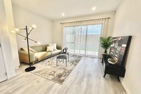 Photo of property in 4/241 Don Buck Road, Massey, Auckland, 0614