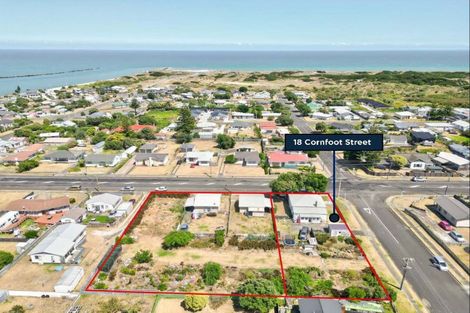 Photo of property in 18 Cornfoot Street, Castlecliff, Whanganui, 4501