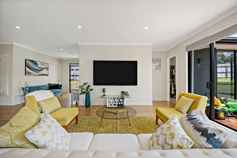 Photo of property in 18 Laurelwood Avenue, Pukekohe, 2120