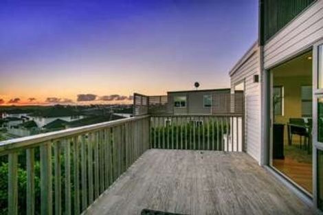 Photo of property in 5 Kilear Close, Pinehill, Auckland, 0632