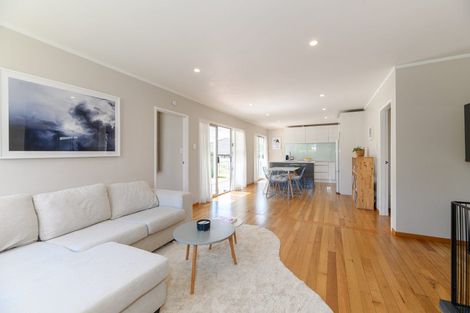 Photo of property in 11 Hill Crescent, New Lynn, Auckland, 0600