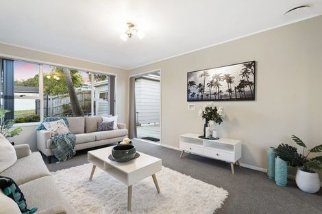 Photo of property in 12 Malmo Place, Massey, Auckland, 0614