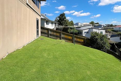 Photo of property in 8 Longview Rise, Massey, Auckland, 0614