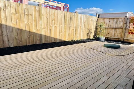 Photo of property in 18 Karihi Road, Karaka, 2113