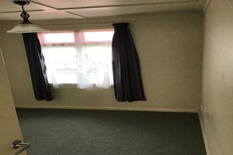 Photo of property in 99 Shamrock Street, Takaro, Palmerston North, 4412