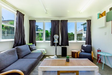 Photo of property in 15 Rua Road, Paraparaumu Beach, Paraparaumu, 5032