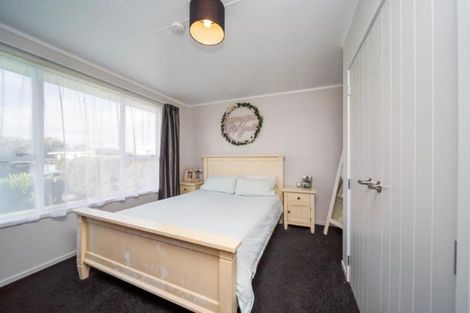 Photo of property in 33 Kamahi Avenue, Hawera, 4610