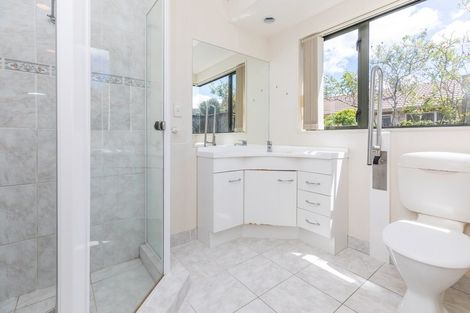 Photo of property in 64 Longford Park Drive, Takanini, 2112