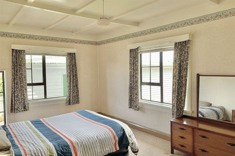 Photo of property in 16 Wallace Road, Waipukurau, 4200