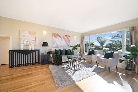 Photo of property in 28 Manhattan Heights, Glendene, Auckland, 0602