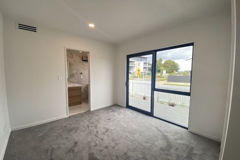 Photo of property in 1 Pukeko Road, Hobsonville, 0616