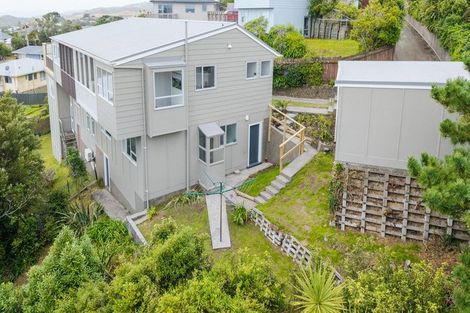 Photo of property in 29a Chetwode Grove, Newlands, Wellington, 6037