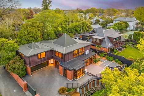 Photo of property in 143 Straven Road, Fendalton, Christchurch, 8014
