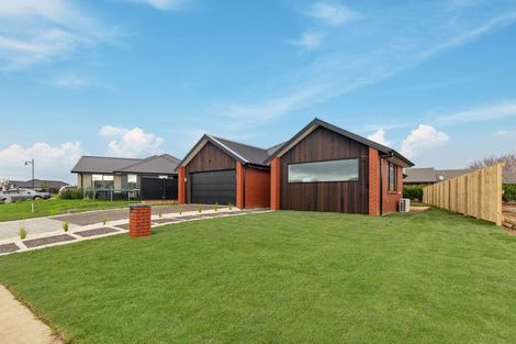 Photo of property in 21 Rose Leigh Drive, Cambridge, 3434