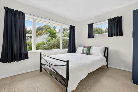 Photo of property in 1/7 Dakota Avenue, Beach Haven, Auckland, 0626