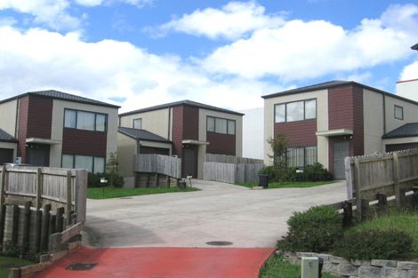Photo of property in 17 Rakich Place, Henderson, Auckland, 0612