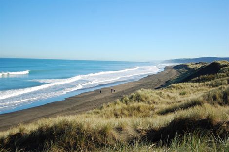 Photo of property in 127 Maunsell Road, Port Waikato, Tuakau, 2695