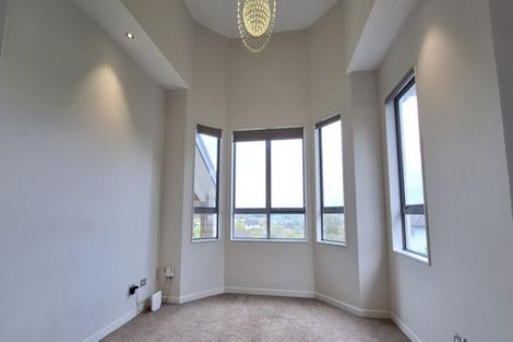 Photo of property in 8 Bintulu Place, Fairview Heights, Auckland, 0632