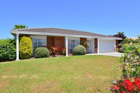 Photo of property in 20 Lakeside Drive, Orewa, 0931