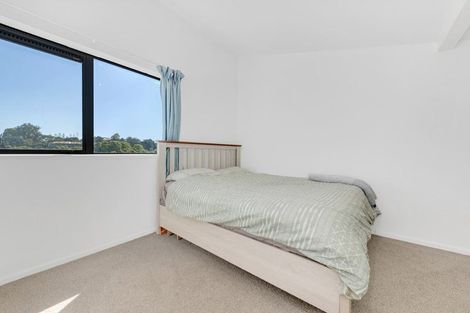 Photo of property in 6 Rara Lane, Manukau, Auckland, 2104