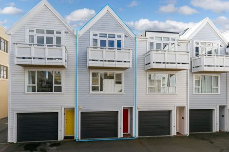 Photo of property in Pirie Street Townhouses, 18/35u Pirie Street, Mount Victoria, Wellington, 6011