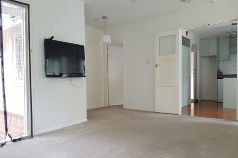 Photo of property in 5 Crockett Lane, Henderson, Auckland, 0610