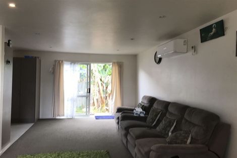 Photo of property in 2/92 Portage Road, New Lynn, Auckland, 0600