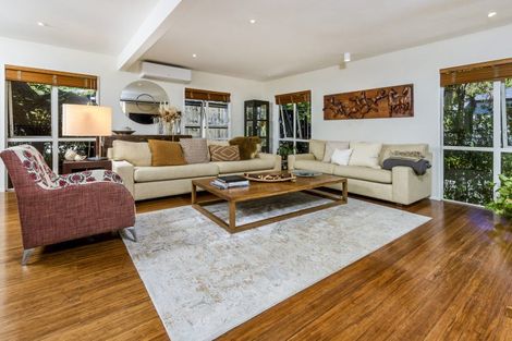Photo of property in 1/9 The Esplanade, Castor Bay, Auckland, 0620