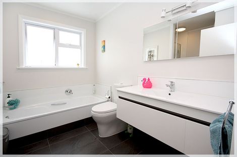 Photo of property in 115 Queen Street West, Levin, 5510