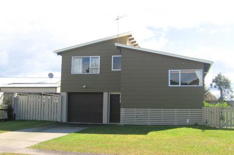 Photo of property in 102 Awarua Place, Whangamata, 3620