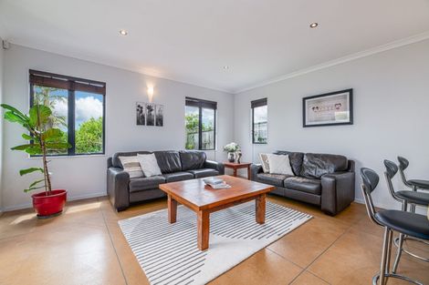Photo of property in 19 Highfields Terrace, Henderson, Auckland, 0612