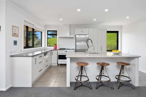Photo of property in 10 Pukeko Place, Picton, 7220