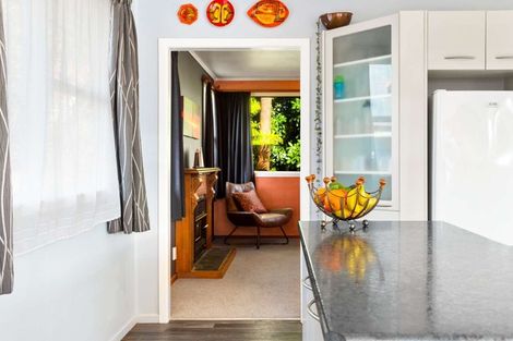 Photo of property in 31 Hereford Street, Te Atatu Peninsula, Auckland, 0610