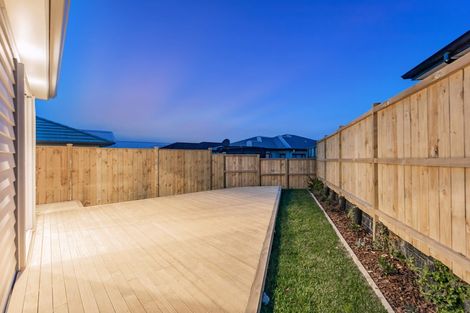 Photo of property in 41 Lumbarda Drive, Kumeu, 0810