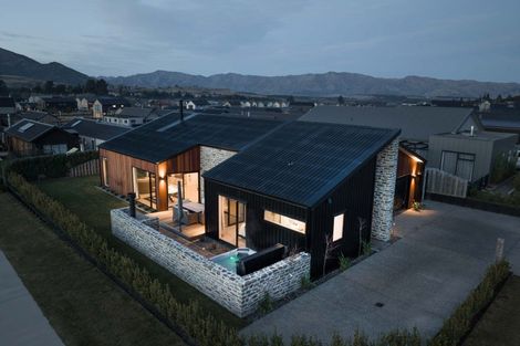 Photo of property in 32 Mount Nicholas Avenue, Wanaka, 9305