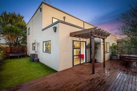 Photo of property in 11 Gunner Drive, Te Atatu Peninsula, Auckland, 0610