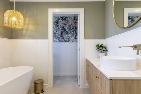 Photo of property in 26 Aubrey Crescent, Rainbow Point, Taupo, 3330