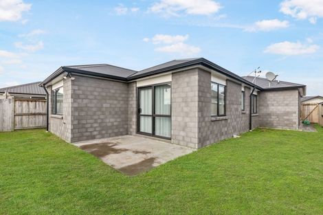 Photo of property in 32 Marion Crescent, Papamoa Beach, Papamoa, 3118