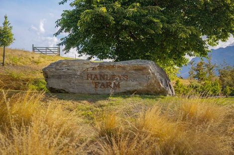 Photo of property in 13 Reedland Street, Jacks Point, 9371