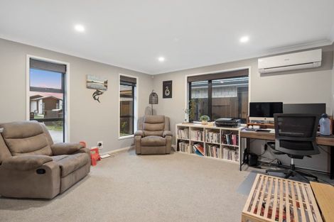 Photo of property in 59 Kahuparere Crescent, Pyes Pa, Tauranga, 3112