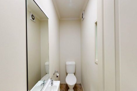 Photo of property in 9 Bennett Grove, Newlands, Wellington, 6037