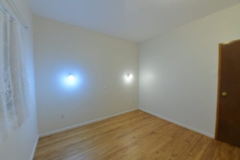 Photo of property in 32 Te Atatu Road, Te Atatu South, Auckland, 0610