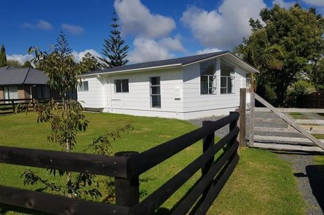 Photo of property in 129 Awaroa Road, Helensville, 0800