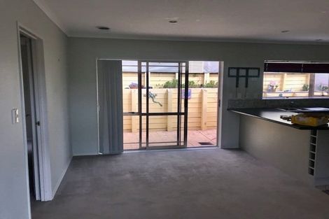Photo of property in 22 Ruze Vida Drive, Massey, Auckland, 0614